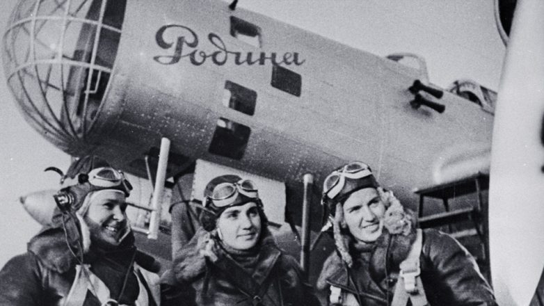 Как экипаж отважных советских лётчиц удивил Сталина