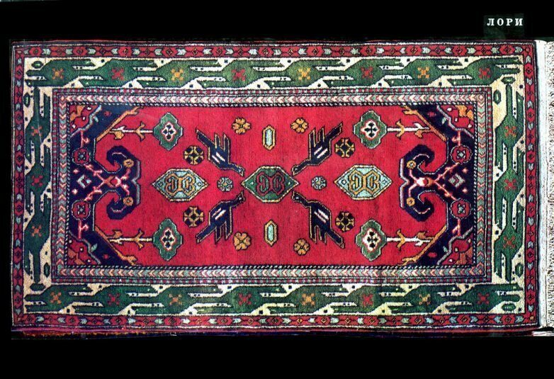 Кто придумывал все эти странные рисунки для советских ковров?