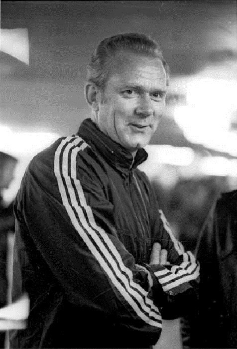 Почему самый титулованный тренер СССР Валерий Лобановский сам штопал свои костюмы?