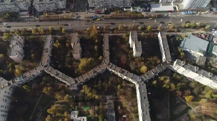 Самый длинный в СССР и мире жилой дом на 3 тысячи квартир