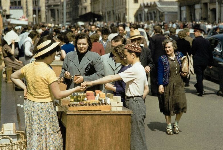 Советская уличная торговля