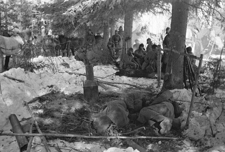 Как, ночуя на снегу, выживали бойцы Красной армии?