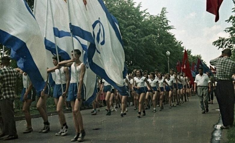 20 цветных снимков эпохи 1960-х годов.Советские будни на цветных фотографиях 1960-х