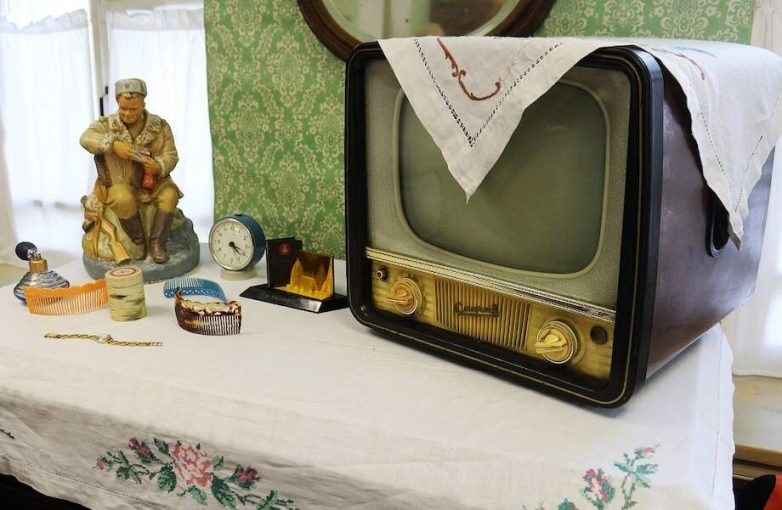 А вы знали, зачем в Советском Союзе телевизор накрывали салфеткой?