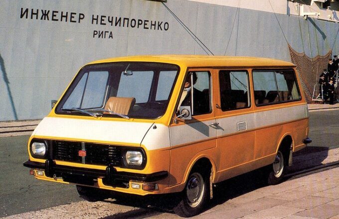 Что в итоге стало с самым популярным советским микроавтобусом?