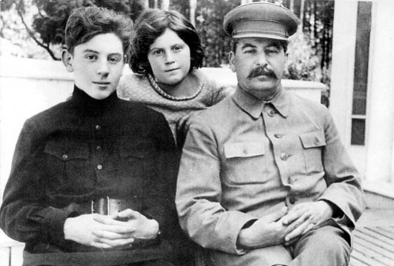 Как учитель истории поставил двойку сыну Сталина. Реакция вождя и дальнейшая судьба педагога