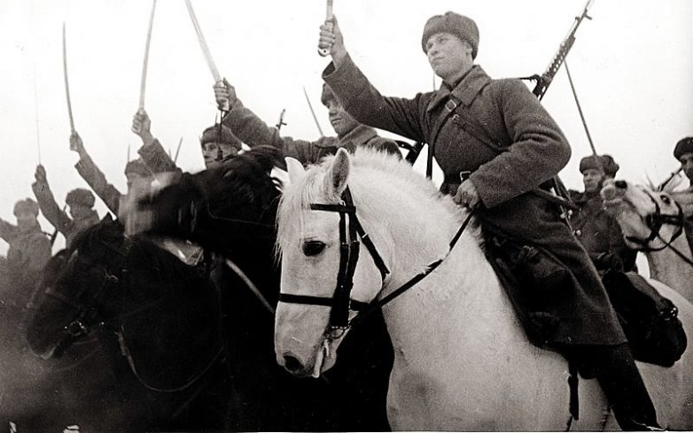 А вы знали, что Сталин был не против того, чтобы наши кавалеристы воевали за &laquo;За веру, царя и Отечество!&raquo;