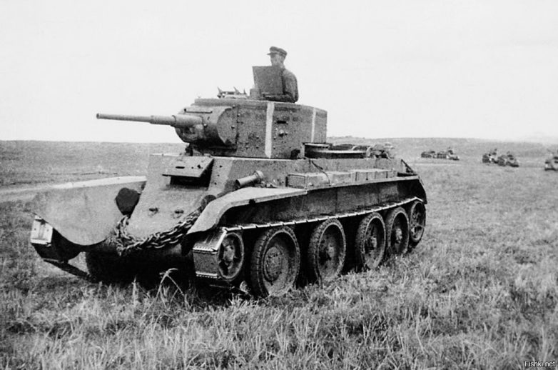 Чем закончилось противостояние старого БТ-7 и колонны из 15 немецких танков?