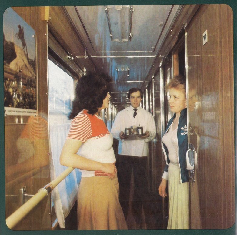 Как в СССР рекламировали для иностранцев поезда по Транссибу