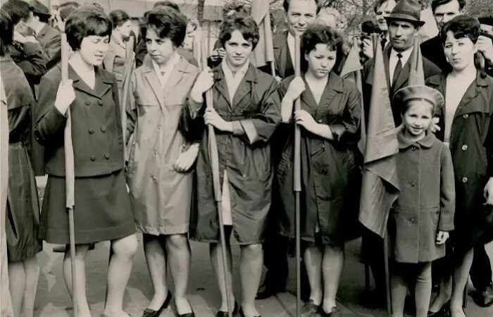 7 несуразных вещей, которые из-за дефицита вынуждены были носить советские женщины