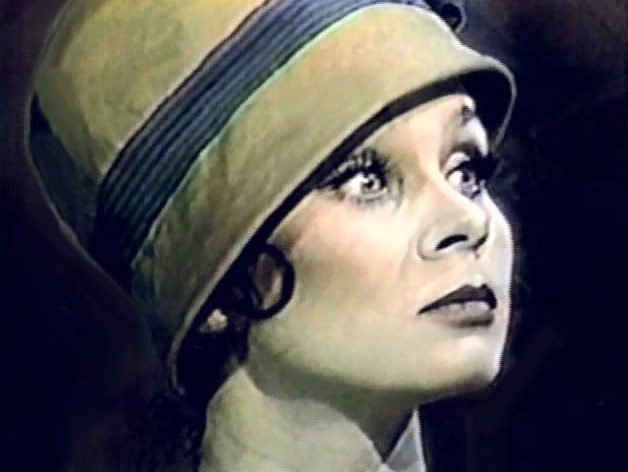 Как выглядели советские актрисы в своих первых киноролях