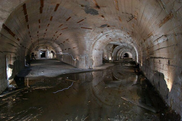 Зачем в Крыму построили этот огромный подземный бункер?