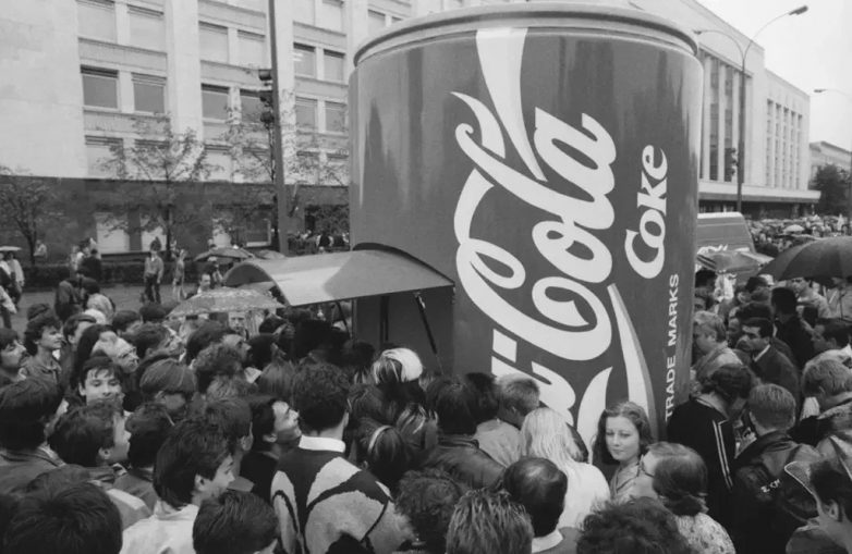 Почему в Советском Союзе долгое время была Пепси, но не было Кока-Колы