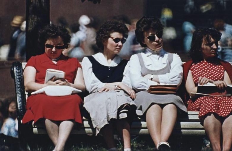 Советские люди в солнцезащитных очках