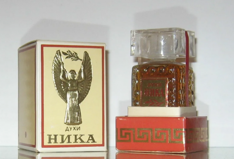 Женские имена в названии парфюмерии Советского Союза