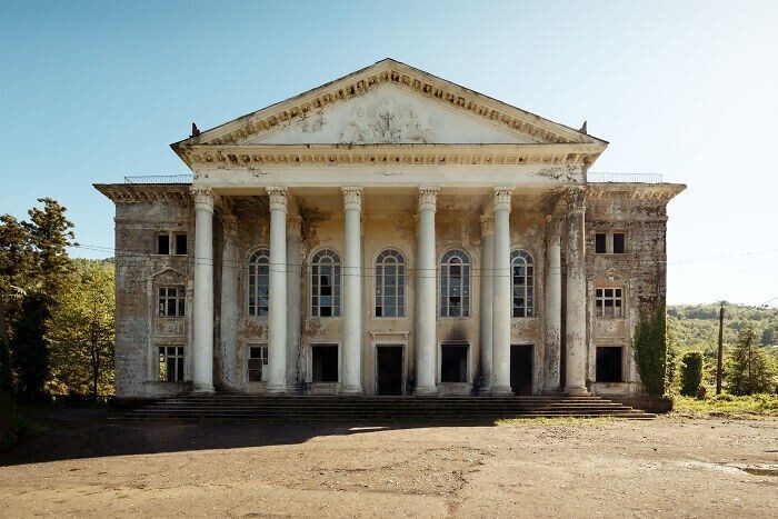 Коллекция заброшенных зданий и объектов в странах бывшего СССР