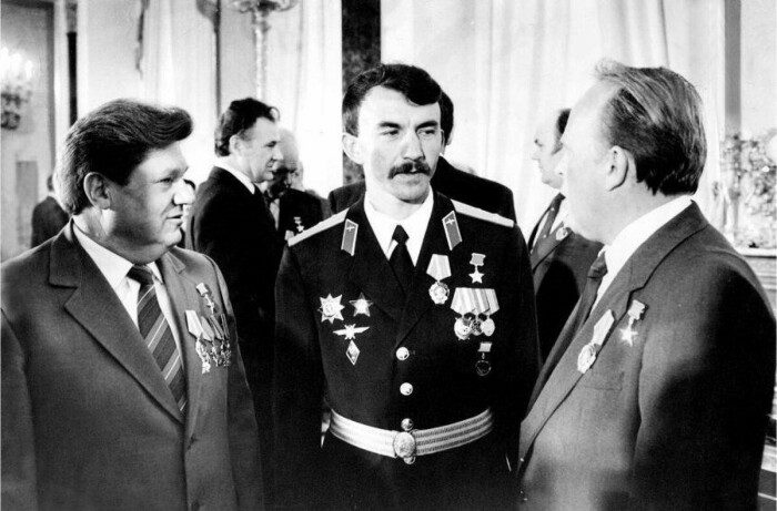 Он был единственным героем СССР и России за подвиги на поле боя