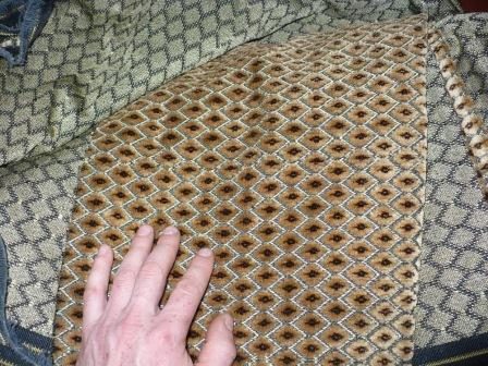 Перетяжка старого дивана своими руками