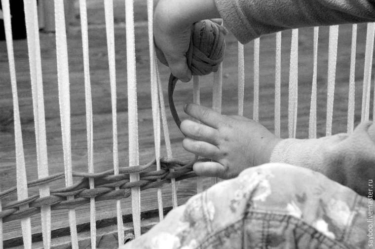 Плетение коврика в детскую по старинному методу