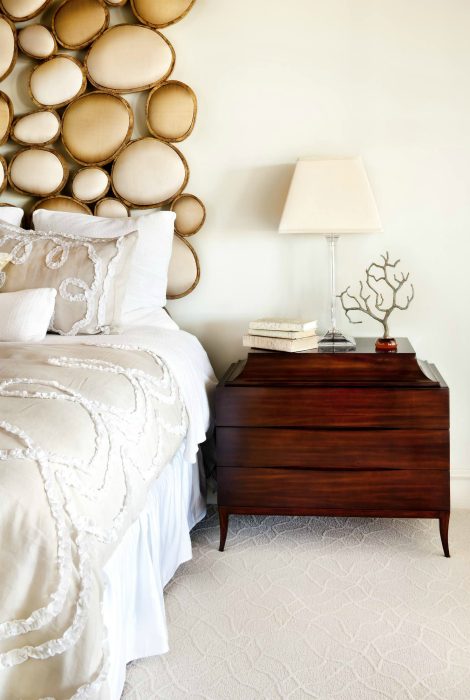 16 идей оформления изголовья кровати, которые сделают спальню стильной и уютной