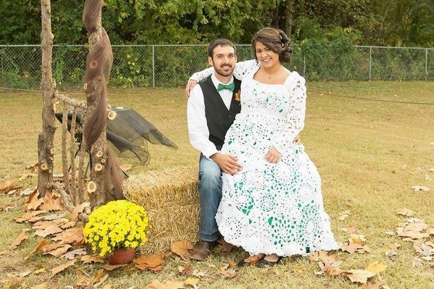 Невеста связала крючком свадебное платье, потратив на это 8 месяцев