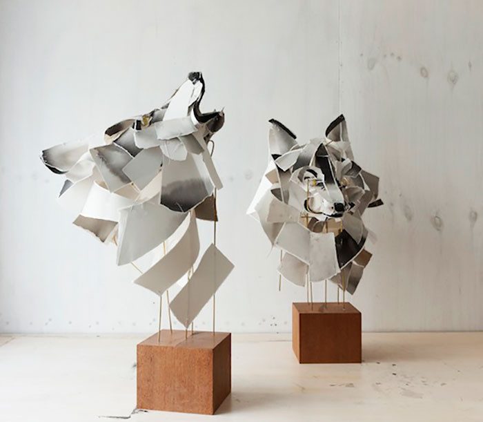 Скульптуры из кусков переработанной бумаги