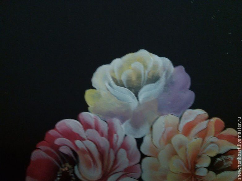 Цветы в технике жостовской росписи