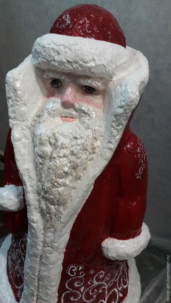 Дед Мороз из монтажной пены