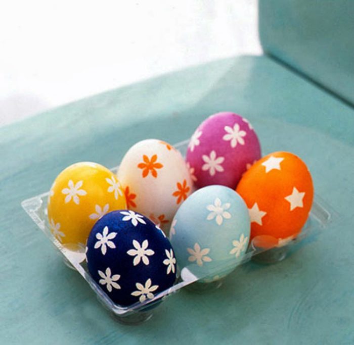 Декор яиц к грядущему празднику Пасхи