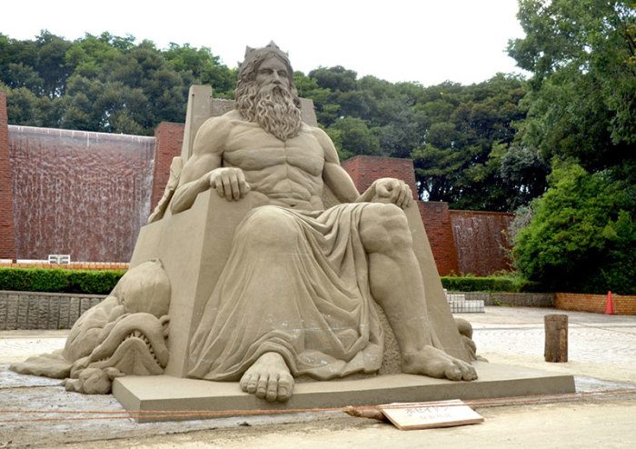 Невероятные скульптуры из песка