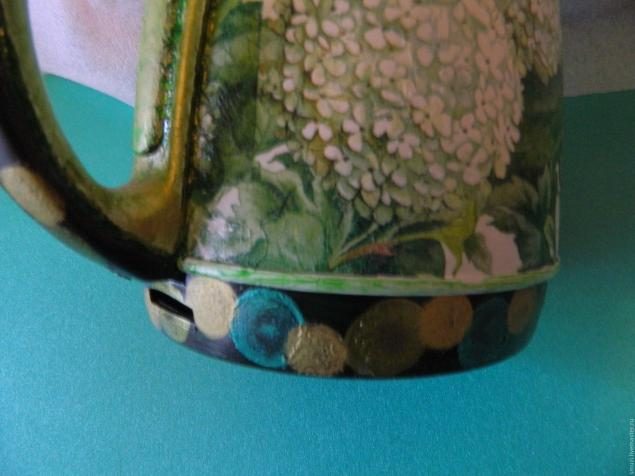 Оригинальная лейка для комнатных цветов из старого чайника