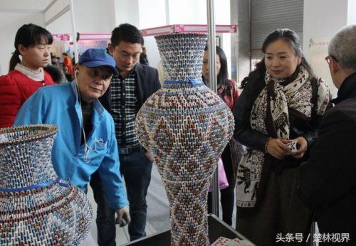 Китайские вазы из игральных карт