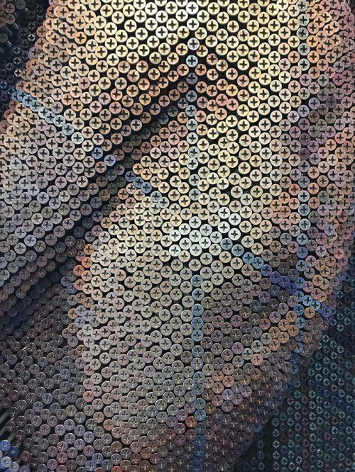Невероятная картина из шурупов от художника Брюса Маккли
