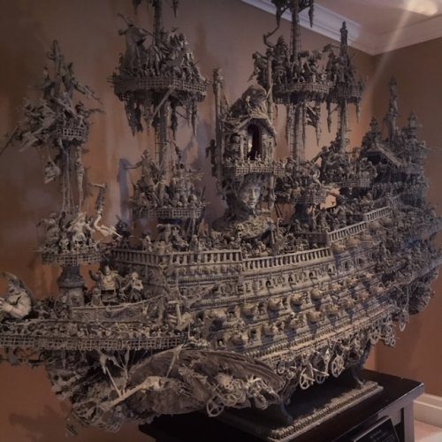 Корабль-призрак из часовых деталей