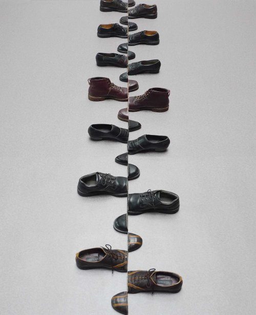 Необычные инсталляции из обуви