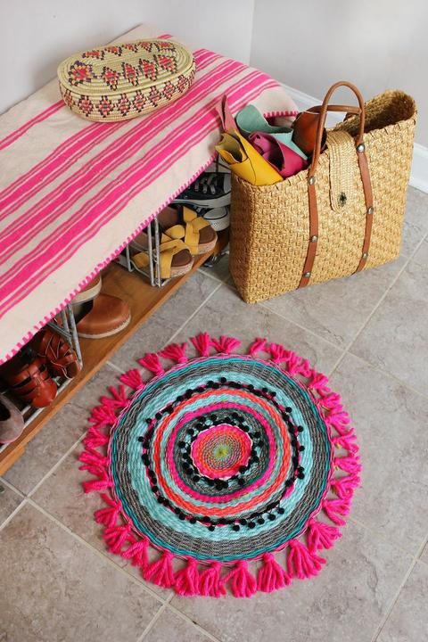 Плетём круглый коврик из шерстяной пряжи