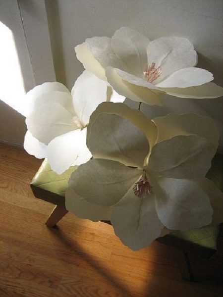Гигантские цветы из бумаги для декора