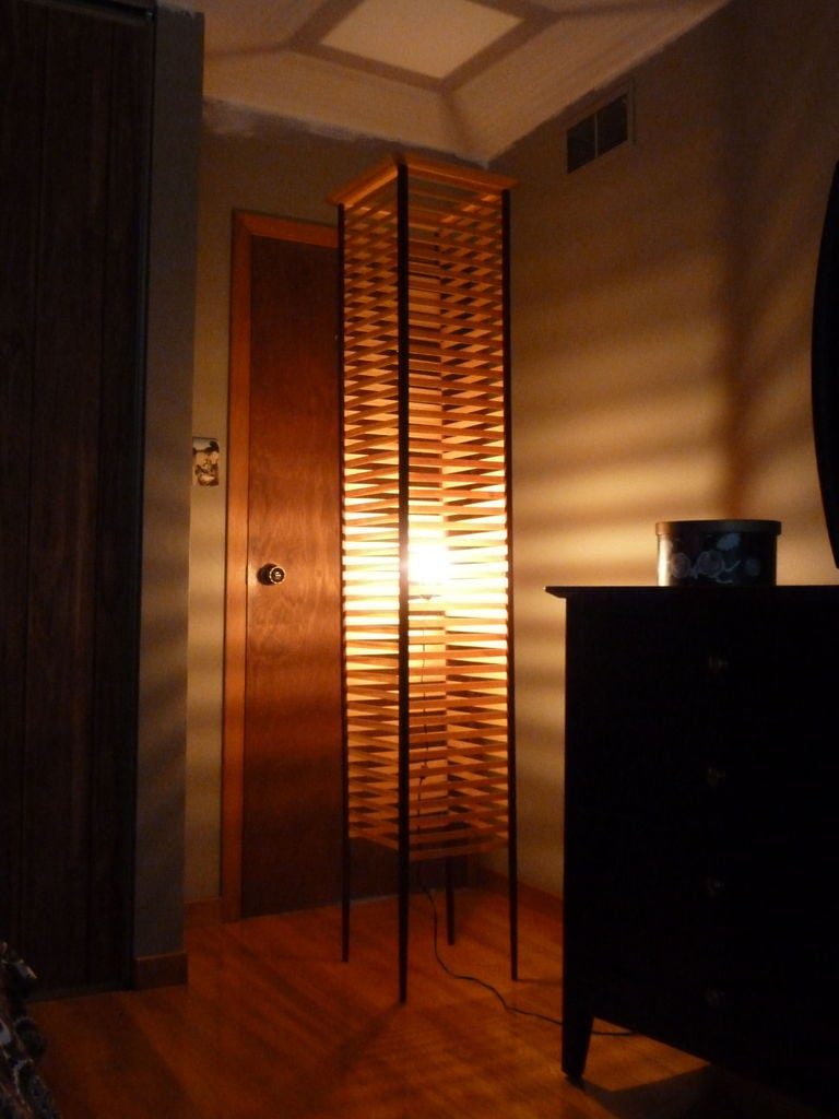 Деревянная лампа с оригинальным дизайном своими руками