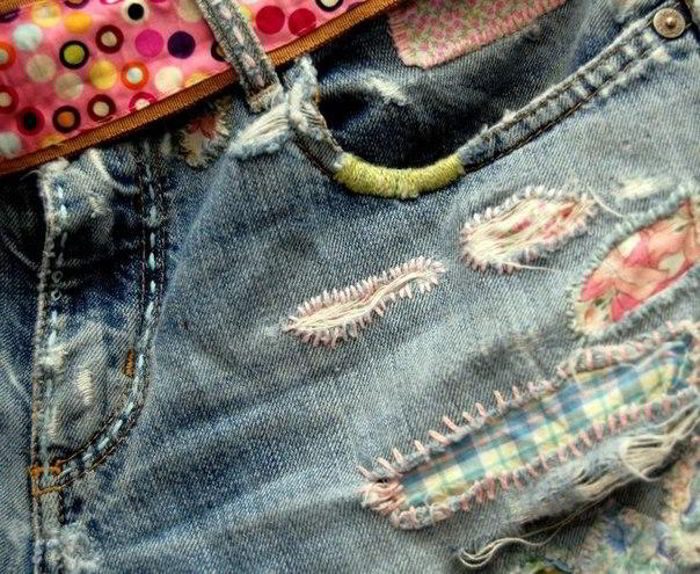 15 свежих идей переделки старых джинсов