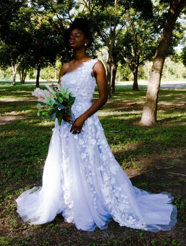 Рукодельницы, которые использовали свои навыки, чтобы создать себе свадебное платье