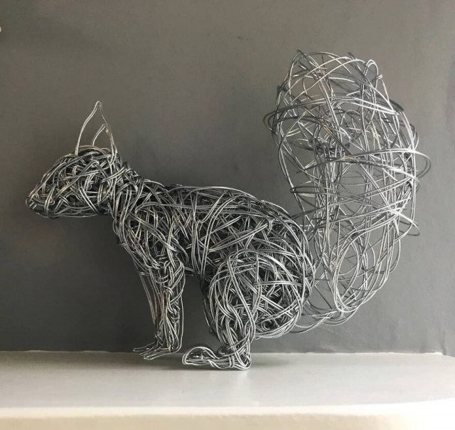 Скульптуры животных из металлической проволоки