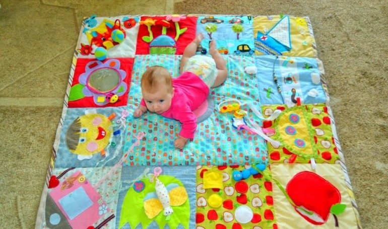 Развивающий коврик для малыша своими руками