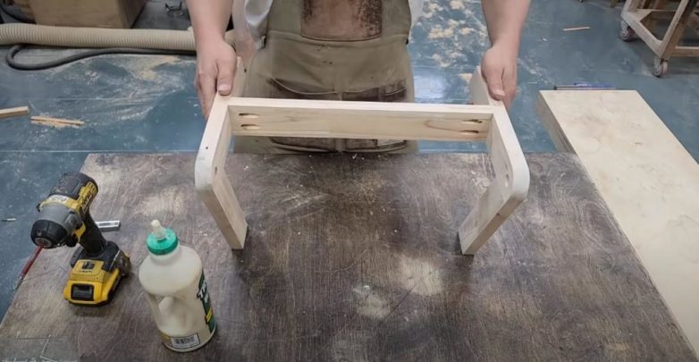 Складной стол-трансформер из дерева