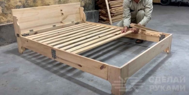 Складная деревянная кровать