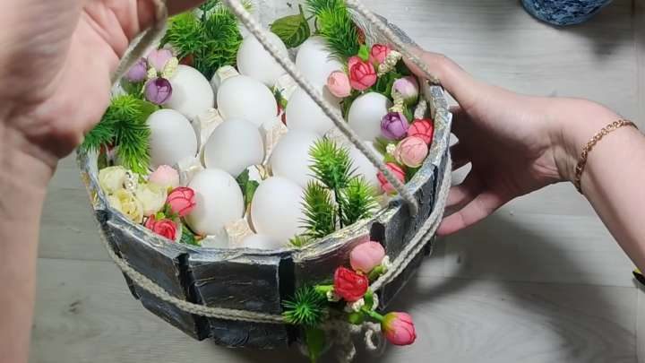 Красота к празднику Пасхи из обыкновенных картонных лотков из-под яиц