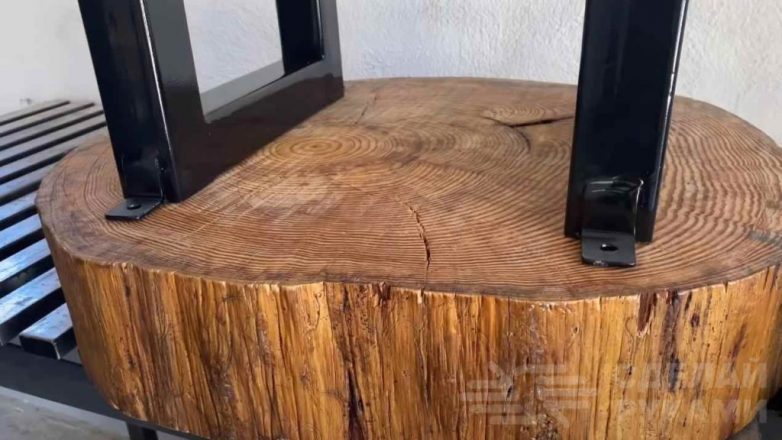 Кофейный столик из спила дерева