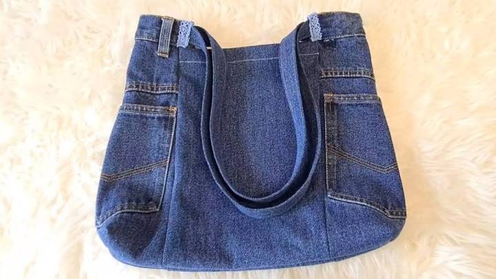 Удобная сумочка из старых джинсов