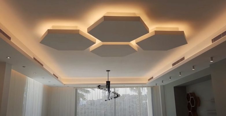 Декор потолка из гипсокартона и светодиодных ламп