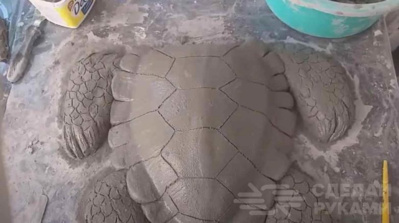 Морская черепаха из цемента