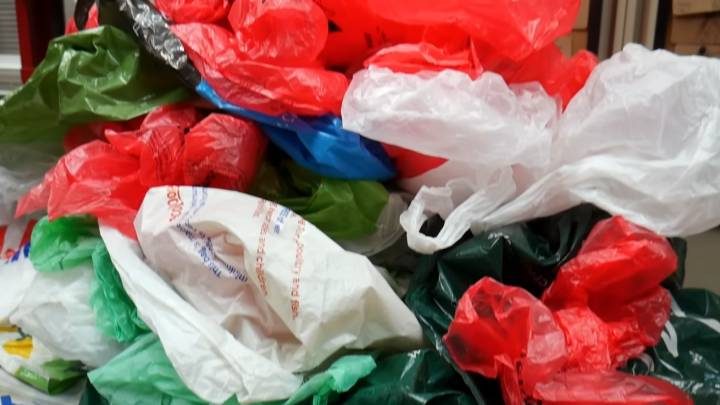 Полезная вещь из пластиковых пакетов